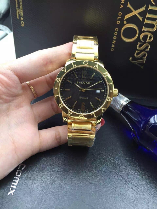 ブルガリ時計正面デザイン